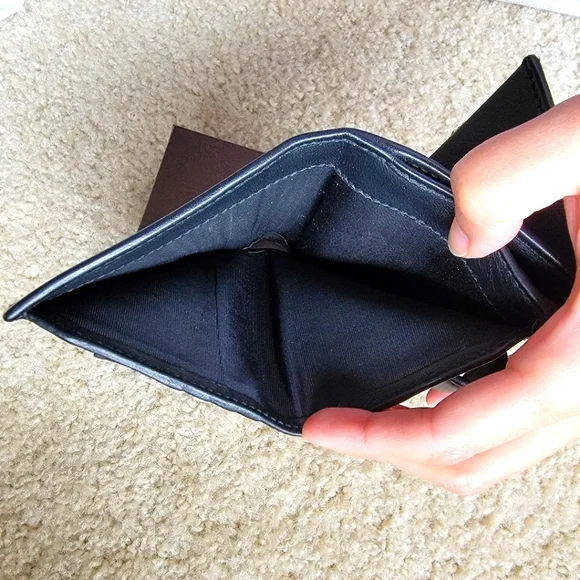 Authentic Gucci Firenze 1921 Black Leather Wallet - Picture 7 of 9